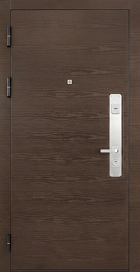 Стальная дверь с панелями МДФ коричневого цвета и хромированной вставкой